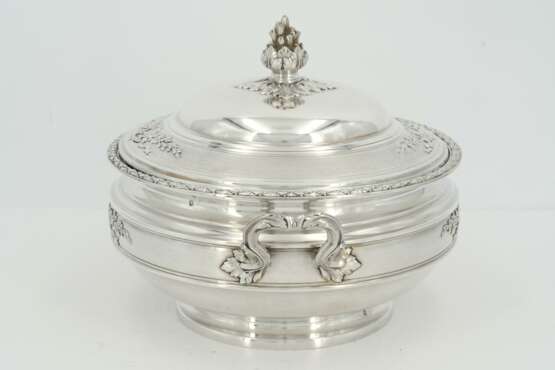 Silver vegetable bowl with laurel wreaths and floral knob - Foto 5