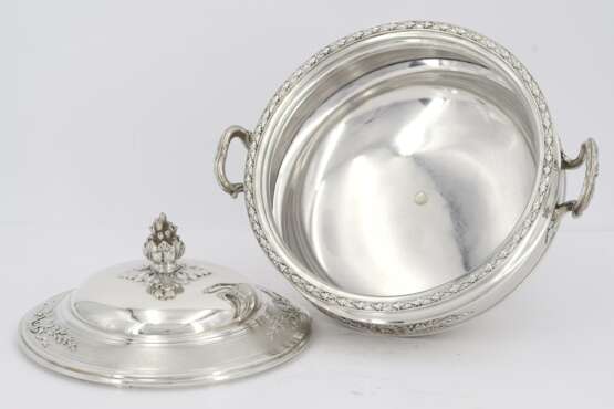 Silver vegetable bowl with laurel wreaths and floral knob - Foto 6