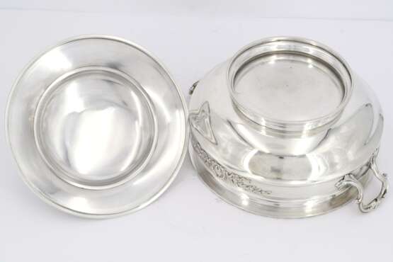 Silver vegetable bowl with laurel wreaths and floral knob - Foto 7