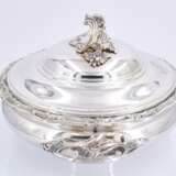 Lidded silver bowl with rocaille handle - photo 3