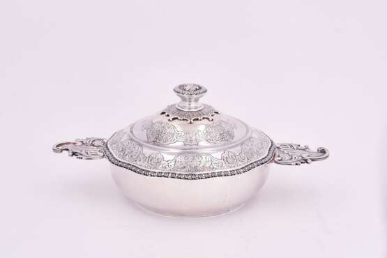 Silver lidded bowl with ornamental decor - фото 4