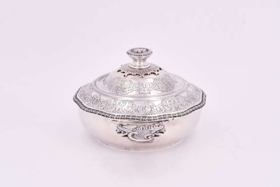 Silver lidded bowl with ornamental decor - фото 5