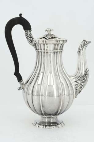 Silver coffee pot with straight features and flower knob - photo 2