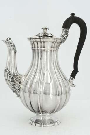 Silver coffee pot with straight features and flower knob - фото 4