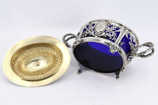 Two silver Confiturières with blue glass inserts - photo 5