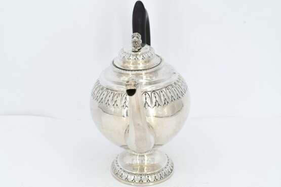 Four piece silver coffee and tea service with lion décor - фото 3