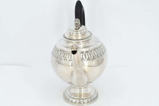 Four piece silver coffee and tea service with lion décor - photo 3