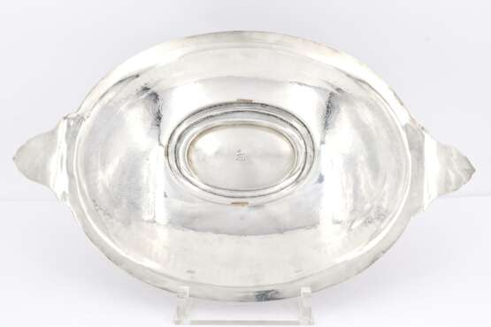 Oval silver serving bowl with laurel and shell ornamentation - Foto 2