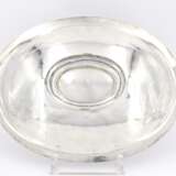 Oval silver serving bowl with laurel and shell ornamentation - photo 2