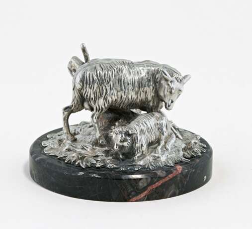 Silver and marble paperweight with sheep - Foto 1