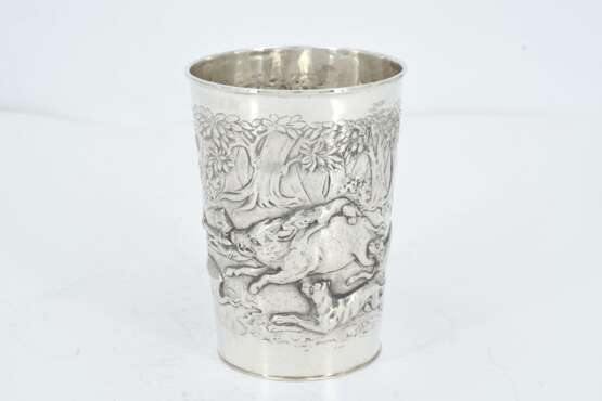 Six silver beakers depicting wild boar hunt - Foto 3