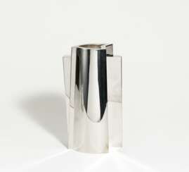 Silver vase 'Arco'