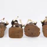 Four limewood and ivory beggar figurines - Foto 6