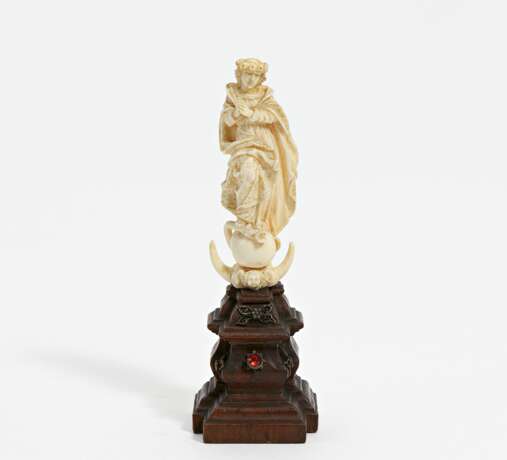 Ivory Madonna on a crescent moon - photo 2