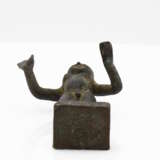 Very rare and important small bronze figure of a heavenly dancer - photo 6