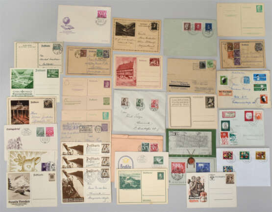 Lot mixte de reçus, cartes postales, timbres et entiers postaux - photo 2