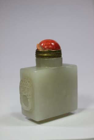 Snuff Bottle aus grau-weissem Jade-Stein - photo 1