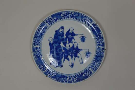 Teller China blau weiß mit Brandfehlern 19. Jahrhundert - фото 1