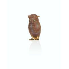 A GEM-SET AND GOLD-MOUNTED AGATE MODEL OF AN OWL