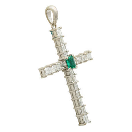 Anhänger "Kreuz", mit Smaragd und Diamanten, - photo 2
