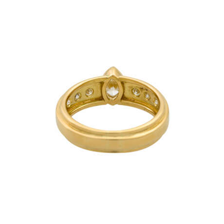 Ring mit Diamanten von zus. ca. 0,8 ct, - photo 4