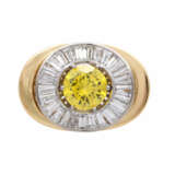 Ring mit 1 gelben Brillant ca. 2,3 ct, - фото 1