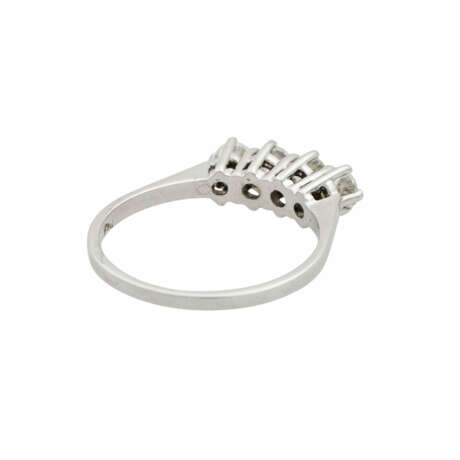 Ring mit 4 Brillanten zus. ca. 0,6 ct, - photo 3