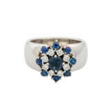 Ring mit 9 Saphiren und 8 Brillanten von zus. ca. 0,4 ct, - Foto 2