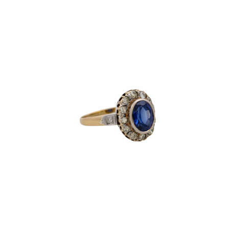 Klassischer Ring, mittig mit Saphir ca. 1,6 ct, - photo 1