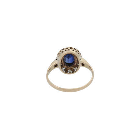 Klassischer Ring, mittig mit Saphir ca. 1,6 ct, - photo 4