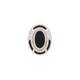 Anhänger mit Onyx und Diamanten von zus. ca. 0,2 ct - фото 3