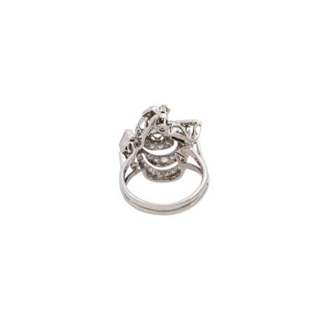 Ring mit Brillant ca. 0,5 ct und weiteren Diamanten zus. ca. 0,5 ct - фото 3