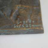 Radschlagender Clown, Bronze, signiert: G.v.W. 34/499 ars mundi Höhe: 26,6 cm. - Foto 2