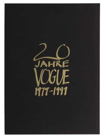 20 Jahre Vogue 1979-1999 Jubiläums-Portfolio mit den schönsten Fotos aus den ersten zwanzig Jahren der deutschen Vogue - Eine Hommage an alle die das Magazin zum Manifest des Glamour machten, München, Condé Nast, 1999, handnum - photo 2