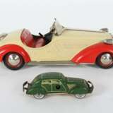 2 x Distler Modellautos Johann Distler, Nürnberg, Limousine, 1950er Jahre, beige-rot, auf Nummernschild bezeichnet: ''ID 3150'', Uhrwerkantrieb, Gangschaltung, Stopphebel, m - Foto 2