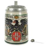 Bierkrug Höhr-Grenzhausen, Westerwälder Feinsteinzeug, salzglasiert, Bierkrug mit Zinndeckel zum 50-Jährigen Jubiläum von XII Deutschen Turnfest, um 1913, mit Inschrift: ''XII Deutsches Turnfest Leipzig, 12-15 Juli - Foto 1