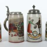 4 Bierkrüge Höhr-Grenzhausen, Westerwälder Feinsteinzeug mit Salzglasur, 1 x Bierkrug mit Motiv von Franz Ringer, Abschiedsszene, sign - photo 2