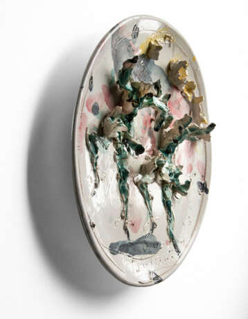 Lucio Fontana "Pagliacci" 1954
polychrome glazed ceramic
diam. cm 44
Signed and dated 54 at the bot - фото 2
