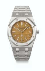 AUDEMARS PIGUET. A RARE AND ATTRACTIVE 18K WHITE GOLD AUTOMATIC WRISTWATCH WITH DATE, BRACELET, GUARANTEE AND BOX