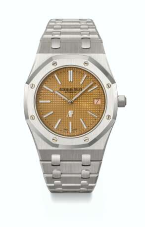 AUDEMARS PIGUET. A RARE AND ATTRACTIVE 18K WHITE GOLD AUTOMATIC WRISTWATCH WITH DATE, BRACELET, GUARANTEE AND BOX - фото 1