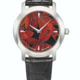 PATEK PHILIPPE. A VERY RARE 18K WHITE GOLD AUTOMATIC WRISTWATCH WITH RED FLOWERS CLOISONNE ENAMEL DIAL, CERTIFICATE OF ORIGIN AND BOX - Foto 1
