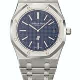 AUDEMARS PIGUET. A STAINLESS STEEL AUTOMATIC WRISTWATCH WITH DATE, WARRANTY AND BOX - фото 1