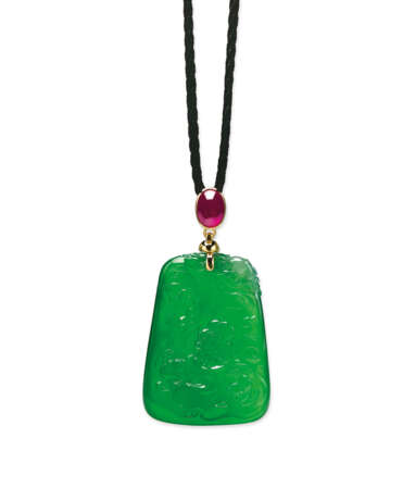 MAGNIFICENT JADEITE AND RUBY PENDENT NECKLACE - фото 1