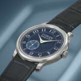 F.P. JOURNE. A RARE AND ATTRACTIVE TANTALUM WRISTWATCH WITH METALLIC BLUE DIAL - фото 2