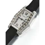 CARTIER, WHITE GOLD AND DIAMOND-SET TONNEAU SHAPED, REF. 2560 - Foto 2