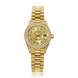 ROLEX, YELLOW GOLD, DIAMOND AND EMERALD DATEJUST, REF. 69158 - фото 1