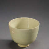 A GREEN-GLAZED DEEP ABBDOMINAL CUP XIANGZHOU YAO NORTHERN QI DYNASTY (550-577) - фото 2