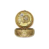 DANIEL DE ST. LEU, YELLOW GOLD AND ENAMEL OPENFACE PAIR CASED QUARTER REPEATING VERGE WATCH - фото 3