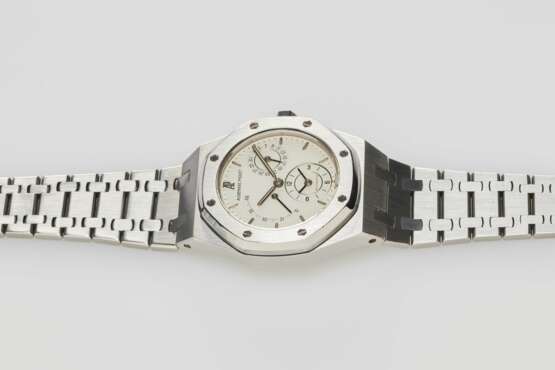 Audemars Piguet Royal Oak Dual Time - фото 2