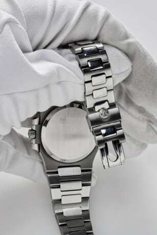 Patek Philippe Nautilus - фото 3